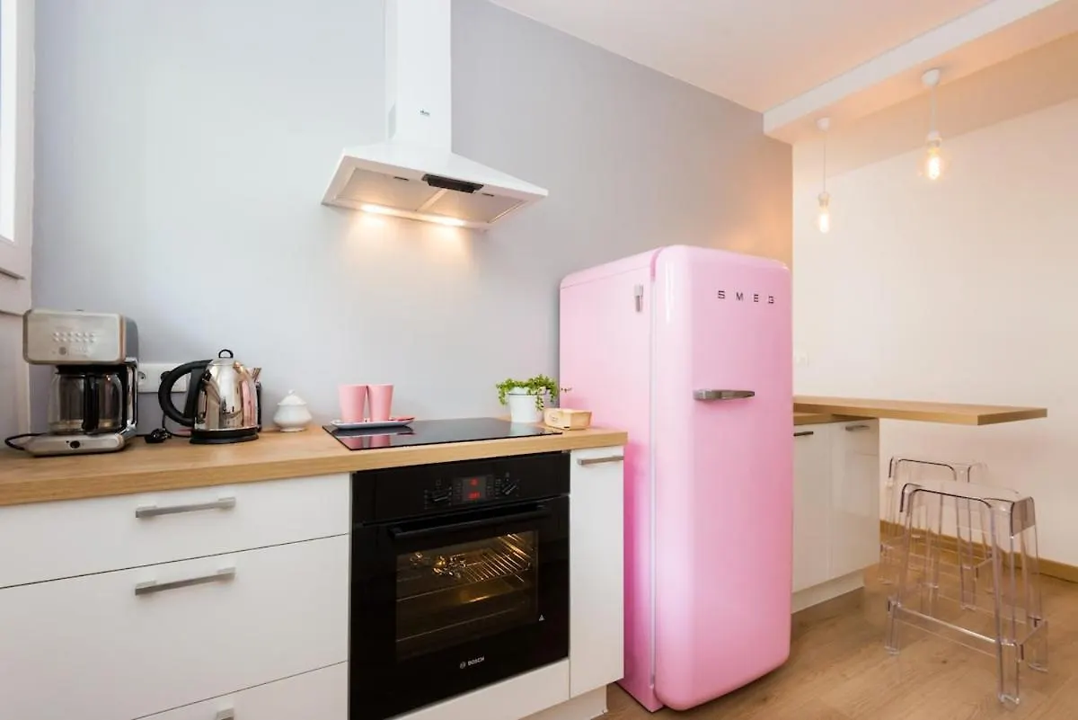 Vie En Rose Parking 2 Min Du Lac Annecy Apartment